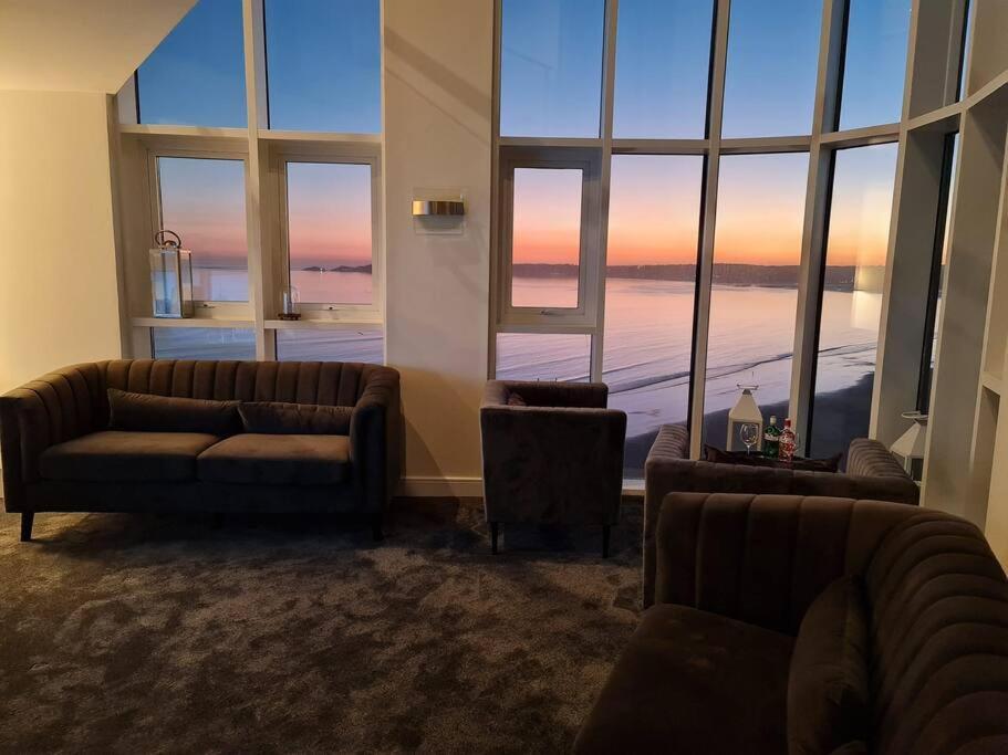 The Panoramic - The Finest Apartment In The City - By Tifa Stays Swansea Exterior foto